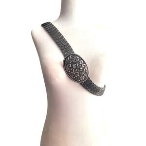 VTG Retro Metal Stretch Elastic Silver Tone Belt‎ Round Ornate Floral Buckle